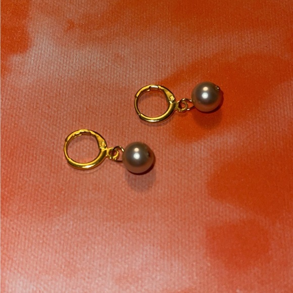 ✨Custom made Gold hoops Earrings Drop with mother Pearls ✨ - Picture 1 of 3